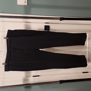 Ann Taylor straight pant in black. Size XL.